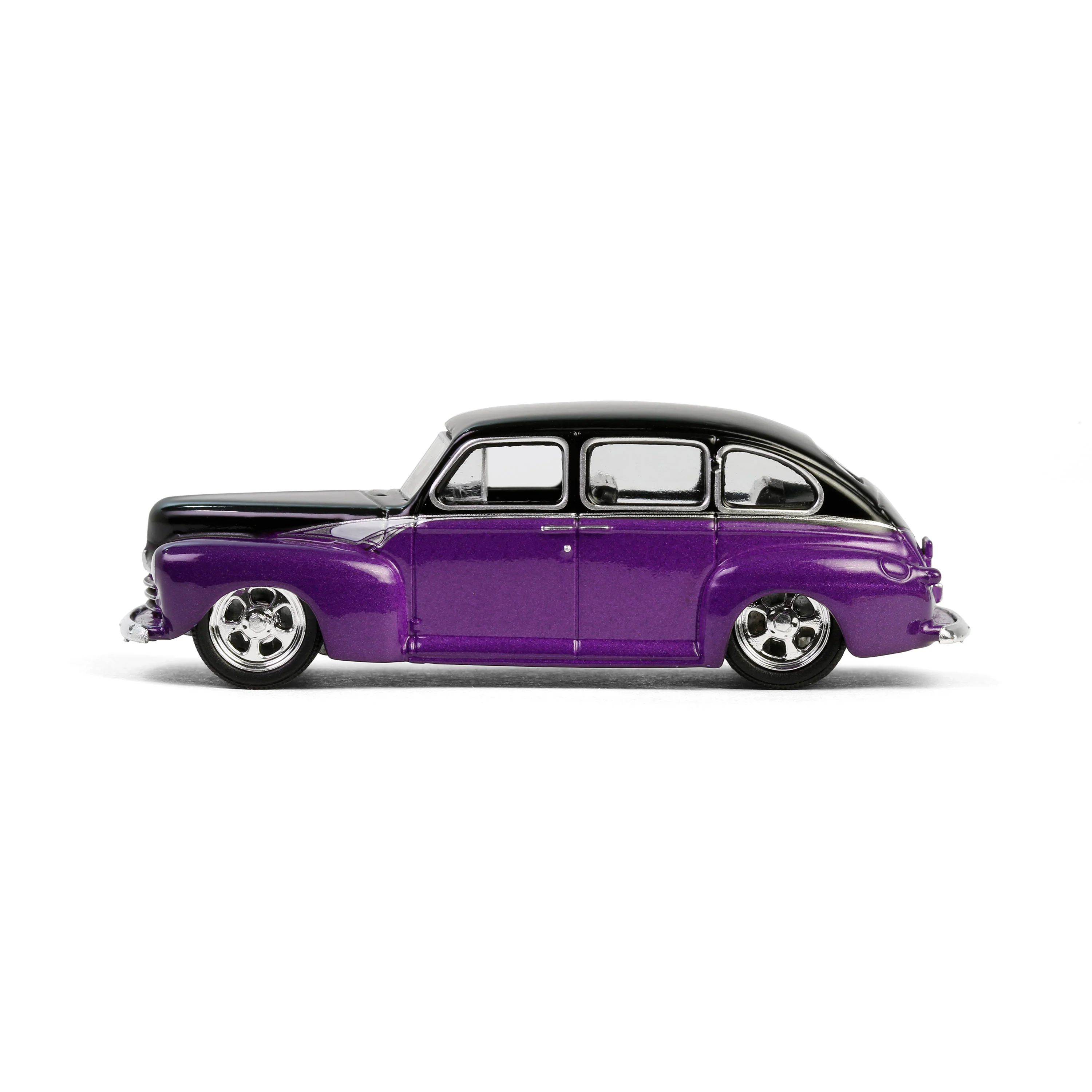 1946 Ford Fordor Super Deluxe - Dark Purple Metallic & Black Two-Tone (California Lowriders Series 6) Diecast 1:64 Scale Model - Greenlight 63070A - Image 2