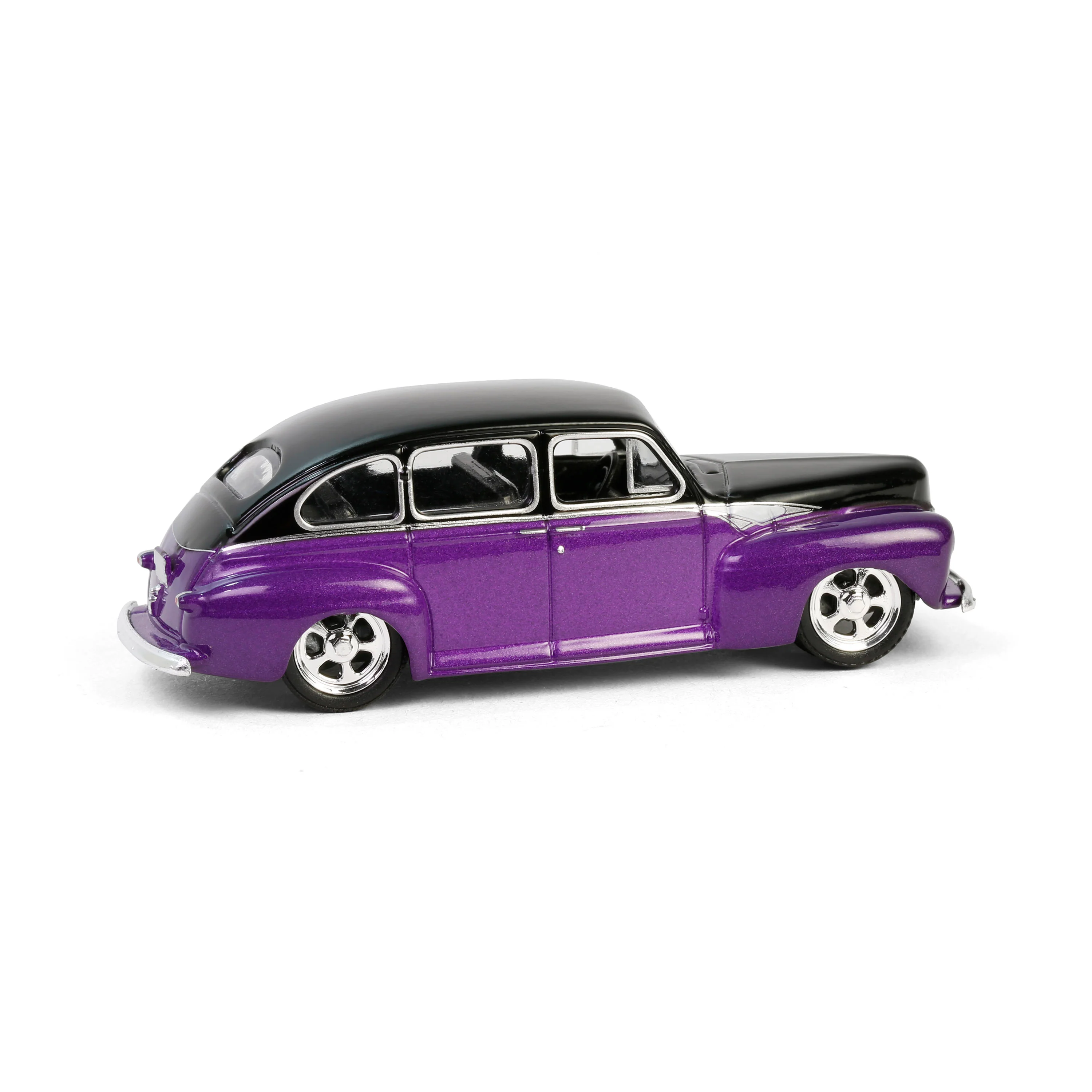 1946 Ford Fordor Super Deluxe - Dark Purple Metallic & Black Two-Tone (California Lowriders Series 6) Diecast 1:64 Scale Model - Greenlight 63070A - Image 5