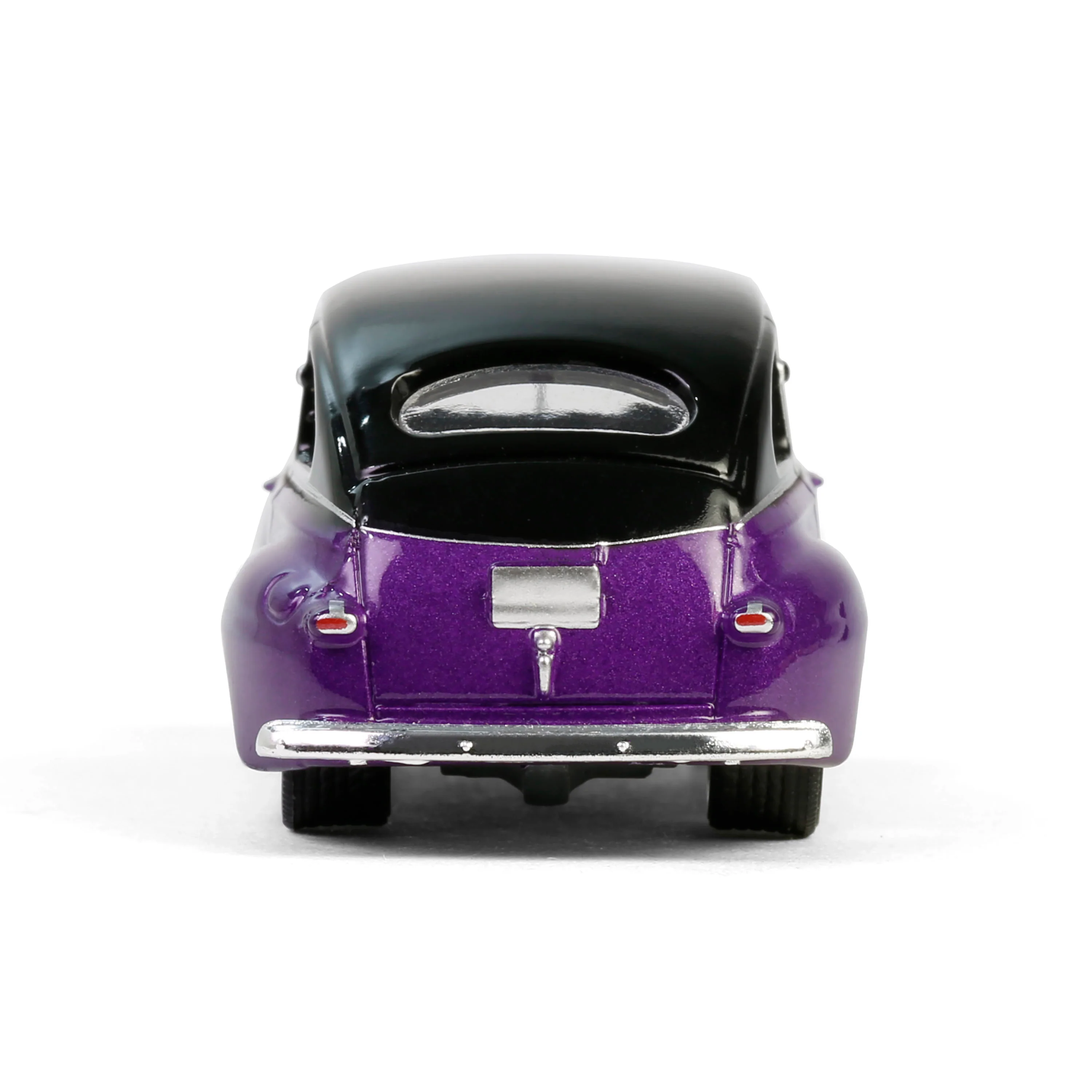 1946 Ford Fordor Super Deluxe - Dark Purple Metallic & Black Two-Tone (California Lowriders Series 6) Diecast 1:64 Scale Model - Greenlight 63070A - Image 6