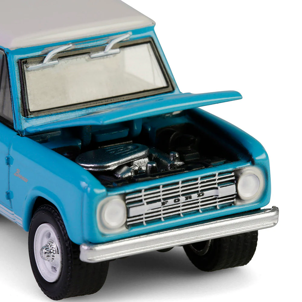 1966 Ford Bronco Custom SUV - Turquoise Blue (Barrett-Jackson Series 15) Diecast 1:64 Scale Model - Greenlight 37320A - Image 4