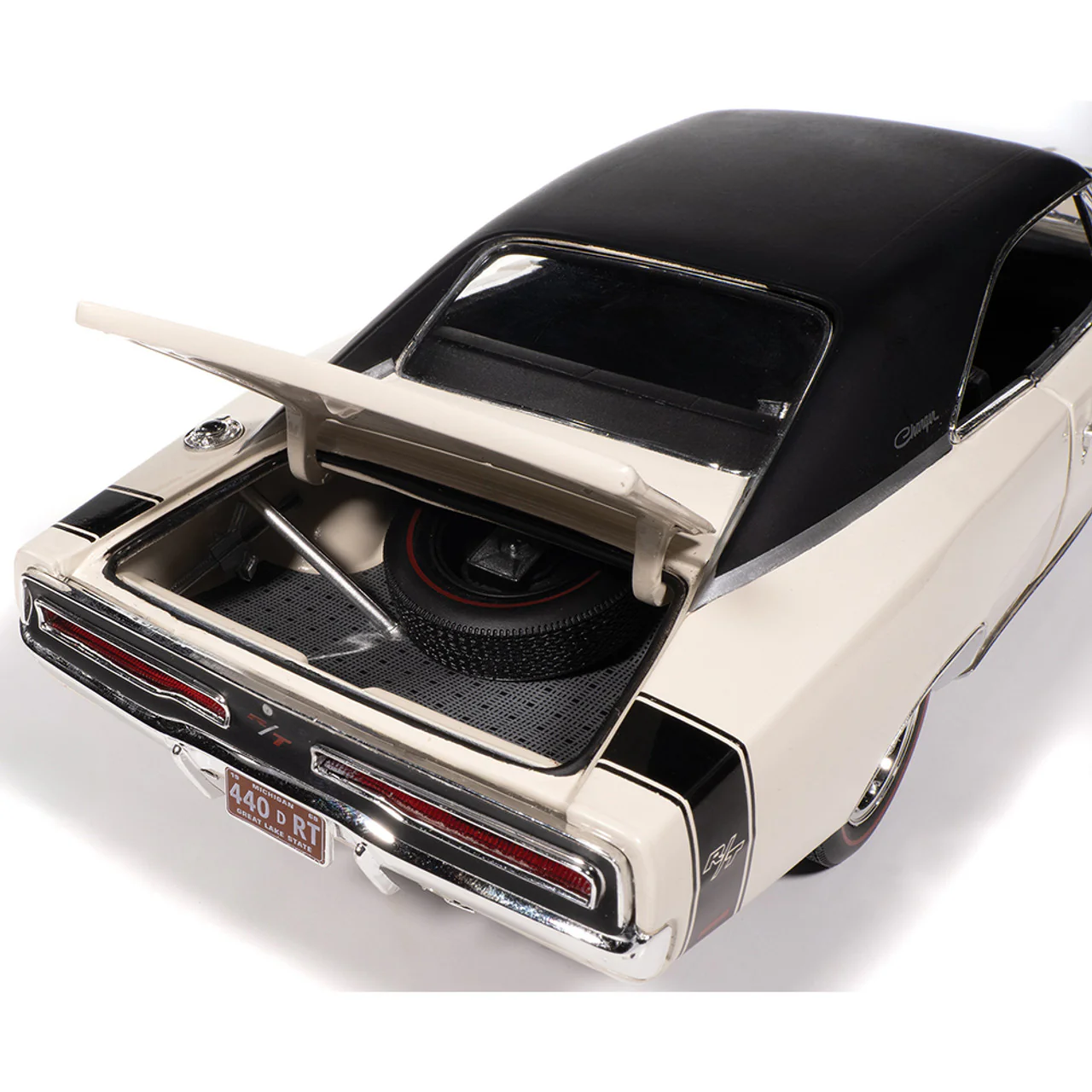 1969 Dodge Charger R/T - W1 White Diecast 1:18 Scale Model - Auto World AMM1352 - Image 9