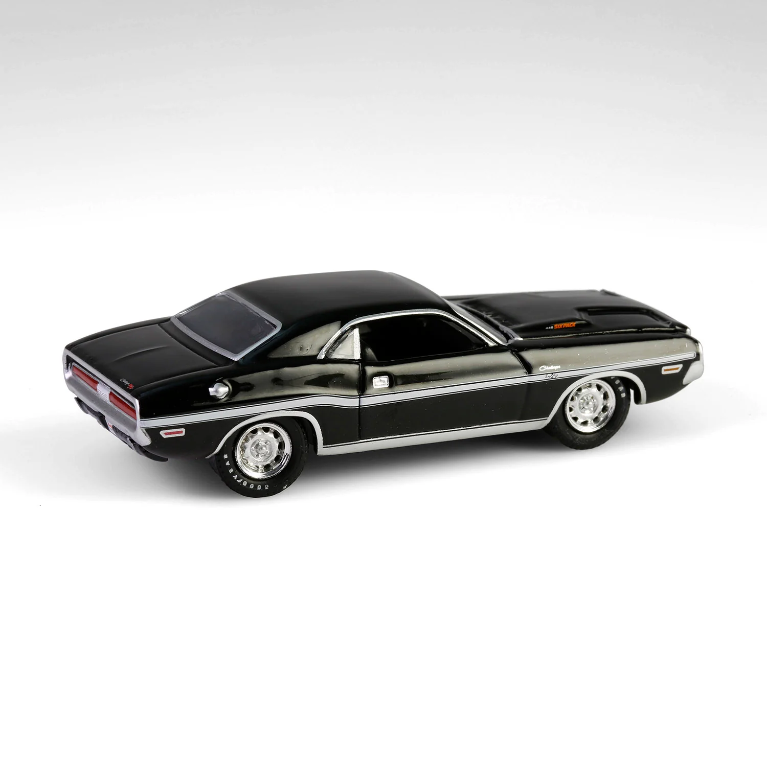 1970 Dodge Challenger R/T 440 - Black (Barrett-Jackson Series 15) Diecast 1:64 Scale Model - Greenlight 37320D - Image 5