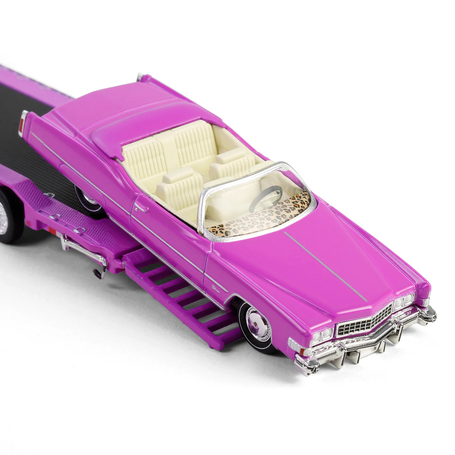 1974 Cadillac Eldorado Convertible w/ 1972 Chevrolet C30 & Car Hauler (Hollywood Hitch & Tow Series 13) Diecast 1:64 Scale Model - Greenlight 31180C - Image 7