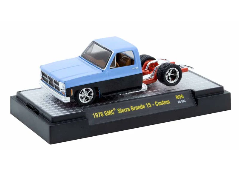 1976 GMC Sierra Grande 15 – Custom (Auto-Thentics Release 96) Diecast 1:64 Scale Model - M2 Machines 32500-96