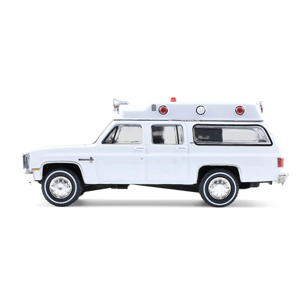 1983 Chevrolet Suburban K20 Custom Deluxe Ambulance – Plain White Diecast 1:64 Scale Model - Greenlight 30508 - Image 4