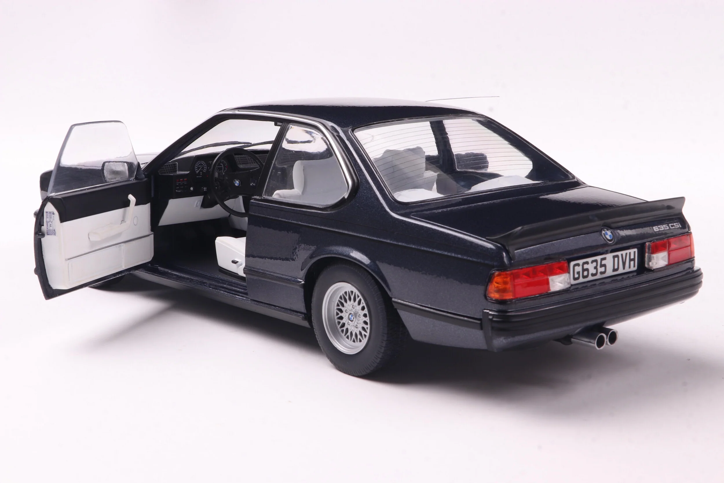 1984 BMW 635 CSI (E24) – Macau Blue Diecast 1:18 Scale Model - Solido S1810306 - Image 4