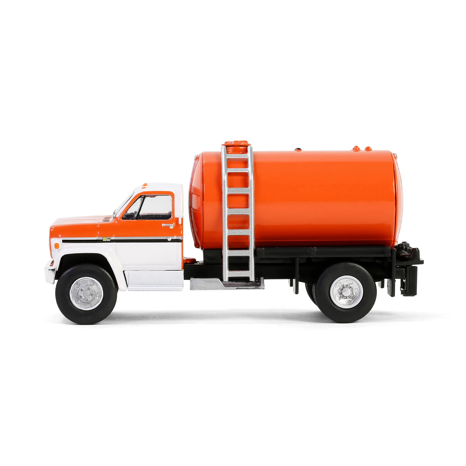 1984 Chevrolet C-70 Fertilizer Truck – Red and White Cab w/ Red Tank (S.D. Trucks Series 19) Diecast 1:64 Scale Model - Greenlight 45190A - Image 2