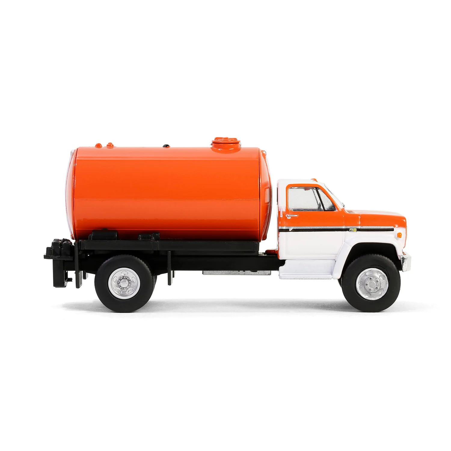 1984 Chevrolet C-70 Fertilizer Truck – Red and White Cab w/ Red Tank (S.D. Trucks Series 19) Diecast 1:64 Scale Model - Greenlight 45190A - Image 3