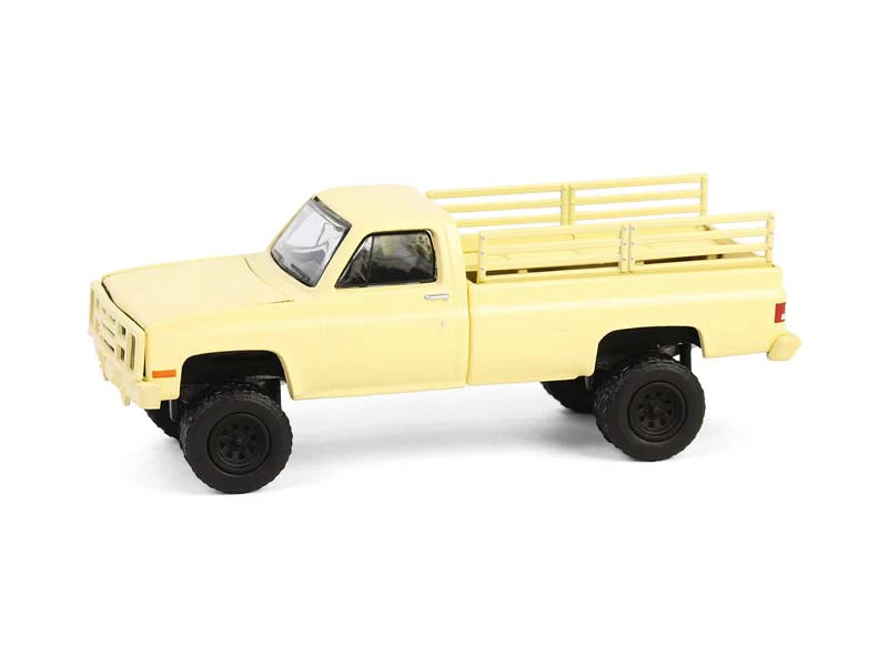 1986 Chevrolet M1008 - Desert Tan (Battalion 64 Series 5) Diecast 1:64 Scale Model - Greenlight 61050F