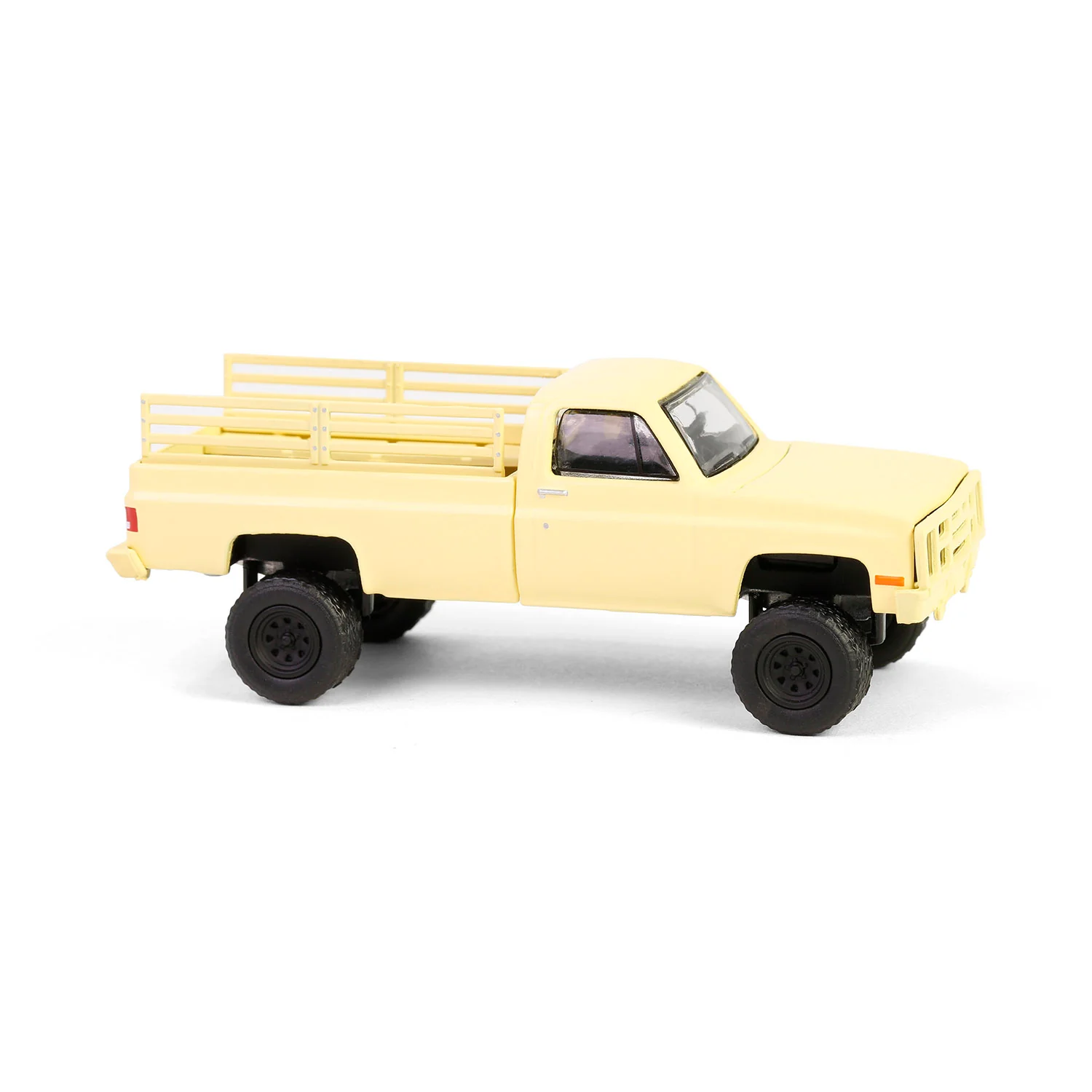 1986 Chevrolet M1008 - Desert Tan (Battalion 64 Series 5) Diecast 1:64 Scale Model - Greenlight 61050F - Image 6