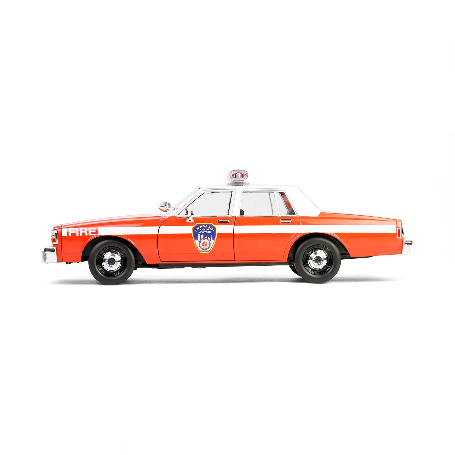 1987 Chevrolet Caprice 9C1 - FDNY (Artisan Collection) Diecast 1:18 Scale Model - Greenlight 19141 - Image 3