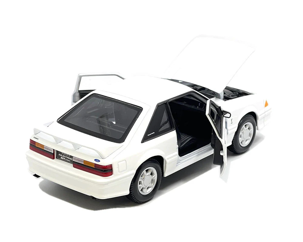 1993 Ford Mustang SVT Cobra – White (Special Edition) Diecast 1:24 Scale Model - Maisto 32906WH - Image 2