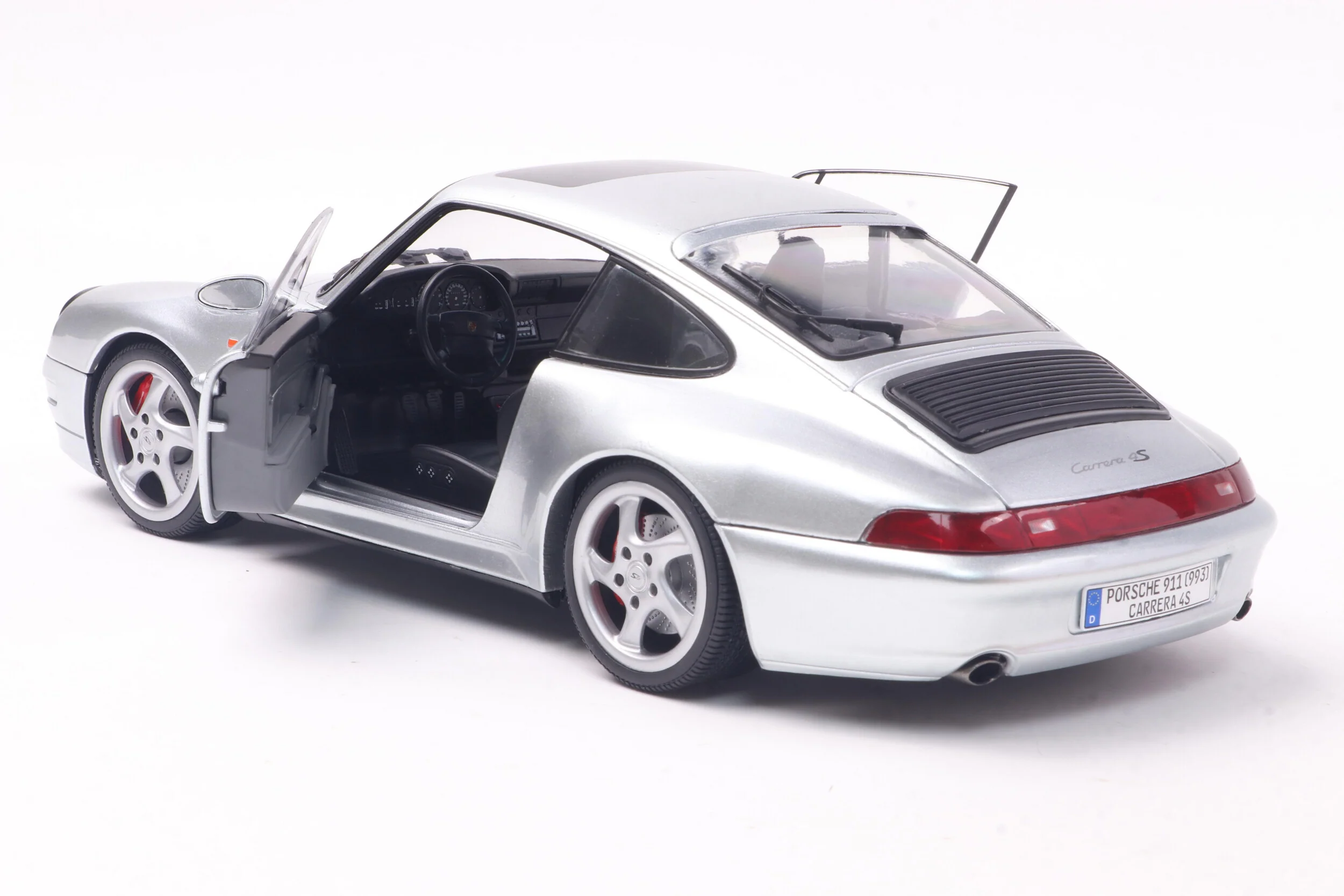 1996 Porsche 911 (993) 4S – Polar Silver Diecast 1:18 Scale Model - Solido S1810103 - Image 4