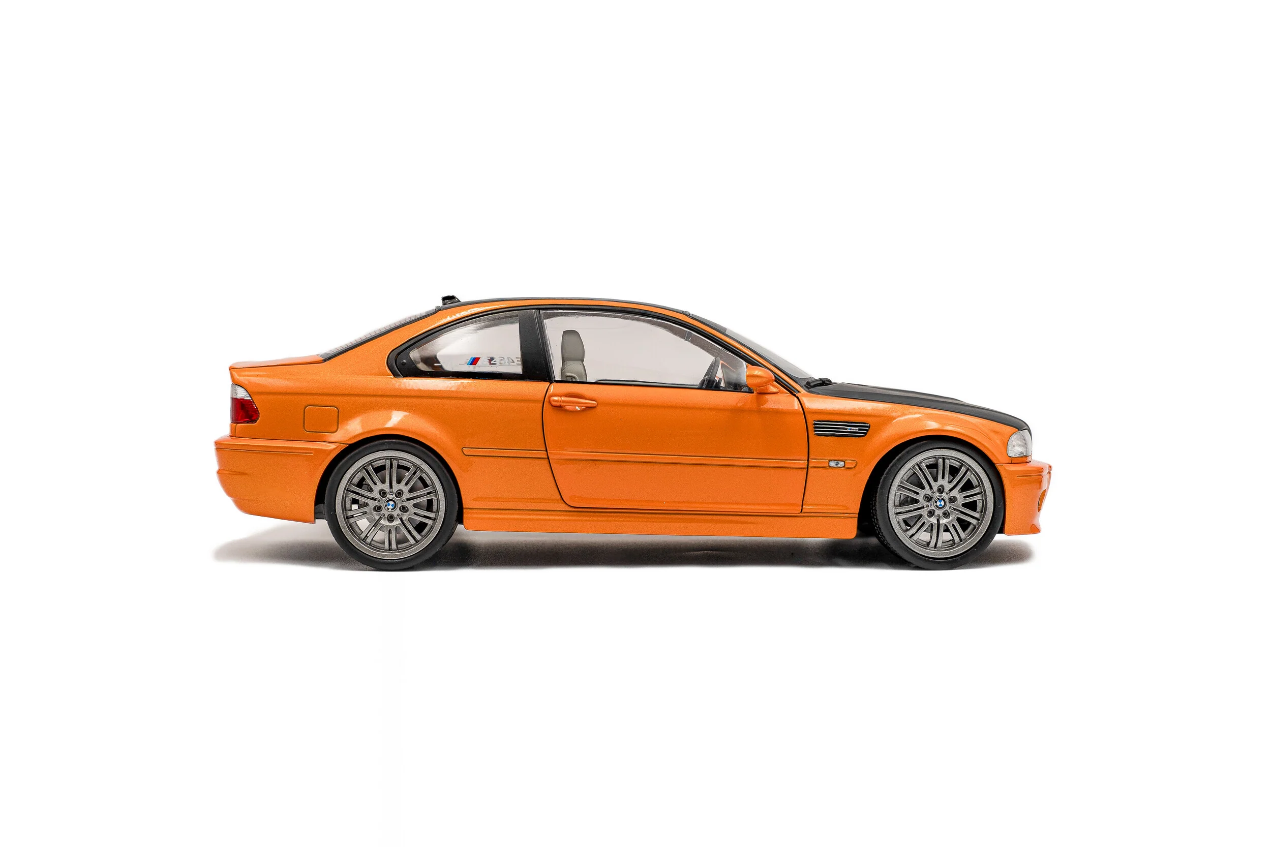 2000 BMW M2 Coupe Solido Works Orange Diecast 1:18 Scale Model - Solido S1806509 - Image 4