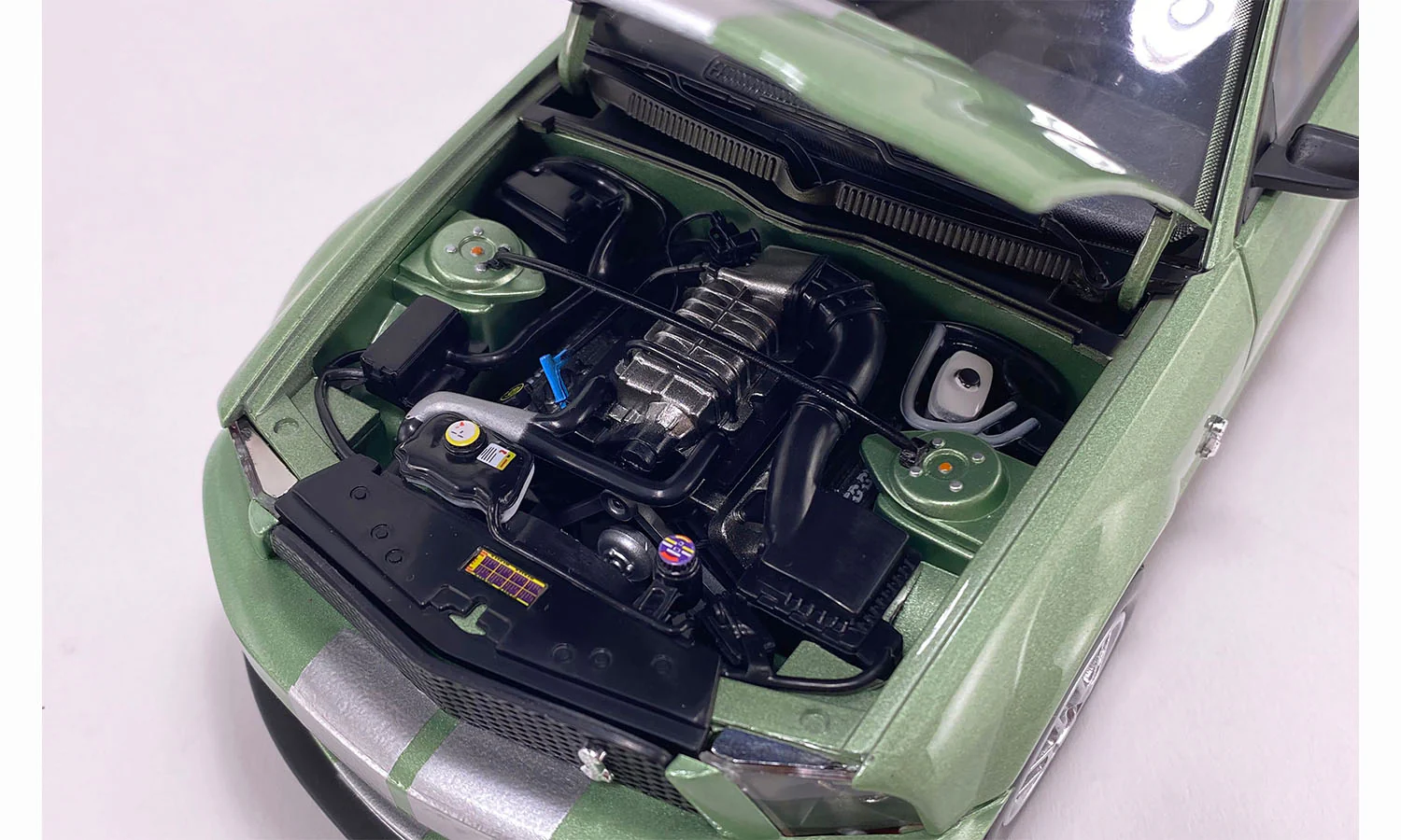 2007 Ford Mustang Shelby GT500 - Lime Green (Shelby Collectibles) Diecast 1:18 Scale Model - ACME SC18004 - Image 5
