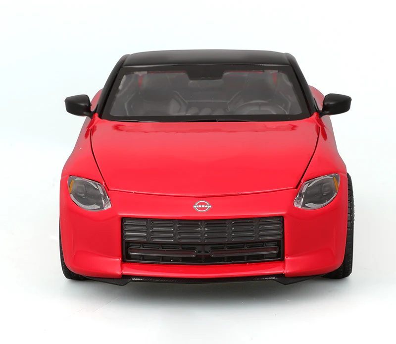 2023 Nissan Z – Red w/ Black Roof (Special Edition) Diecast 1:24 Scale Model - Maisto 32904RD - Image 4