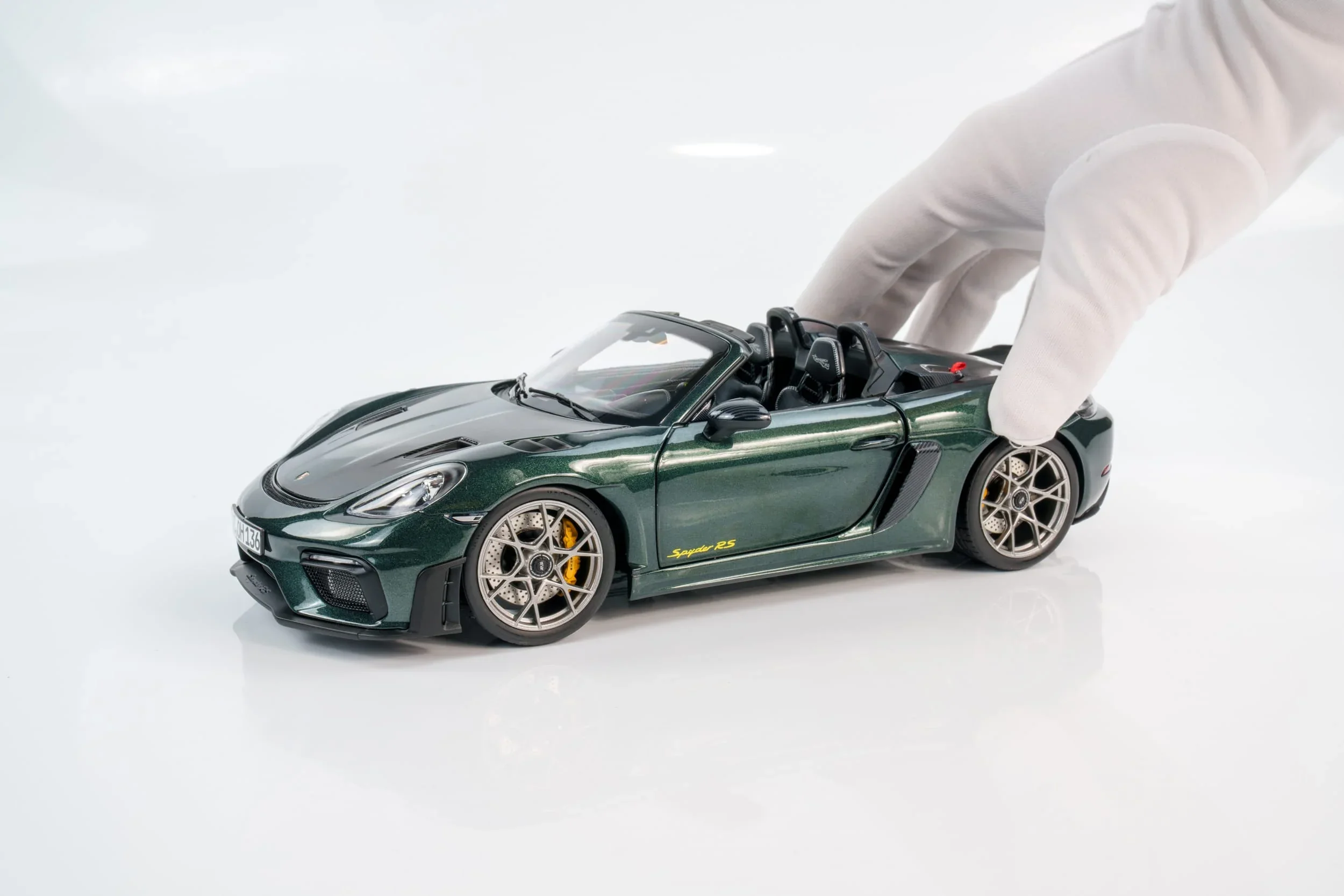 2023 Porsche 718 Spyder RS w/ Weissach Pack - Forest Green Diecast 1:18 Scale Model - Norev 187272 - Image 12