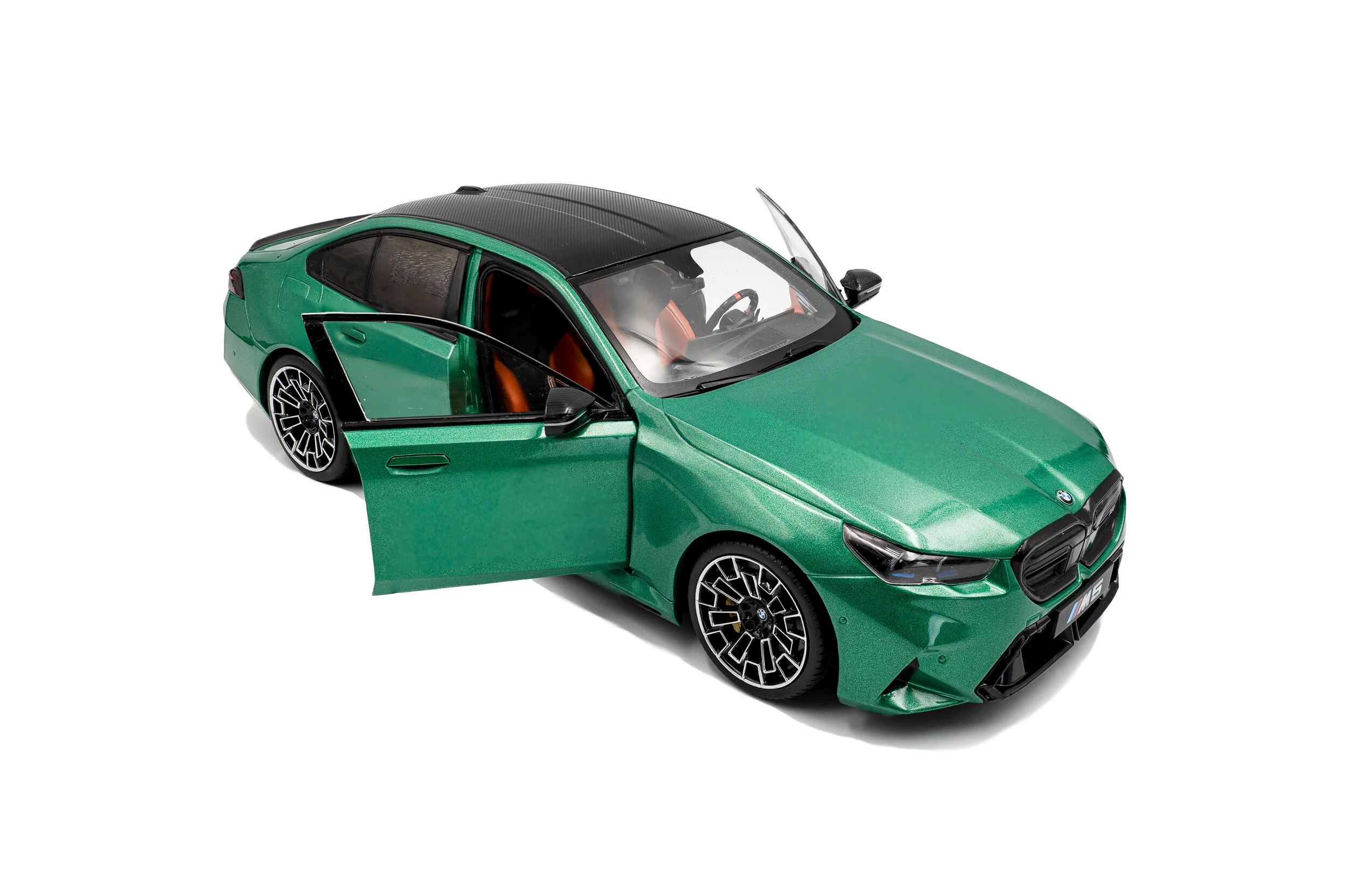 2025 BMW M5 M Isle of Man Green Metallic Diecast 1:18 Scale Model - Solido S1814701 - Image 2