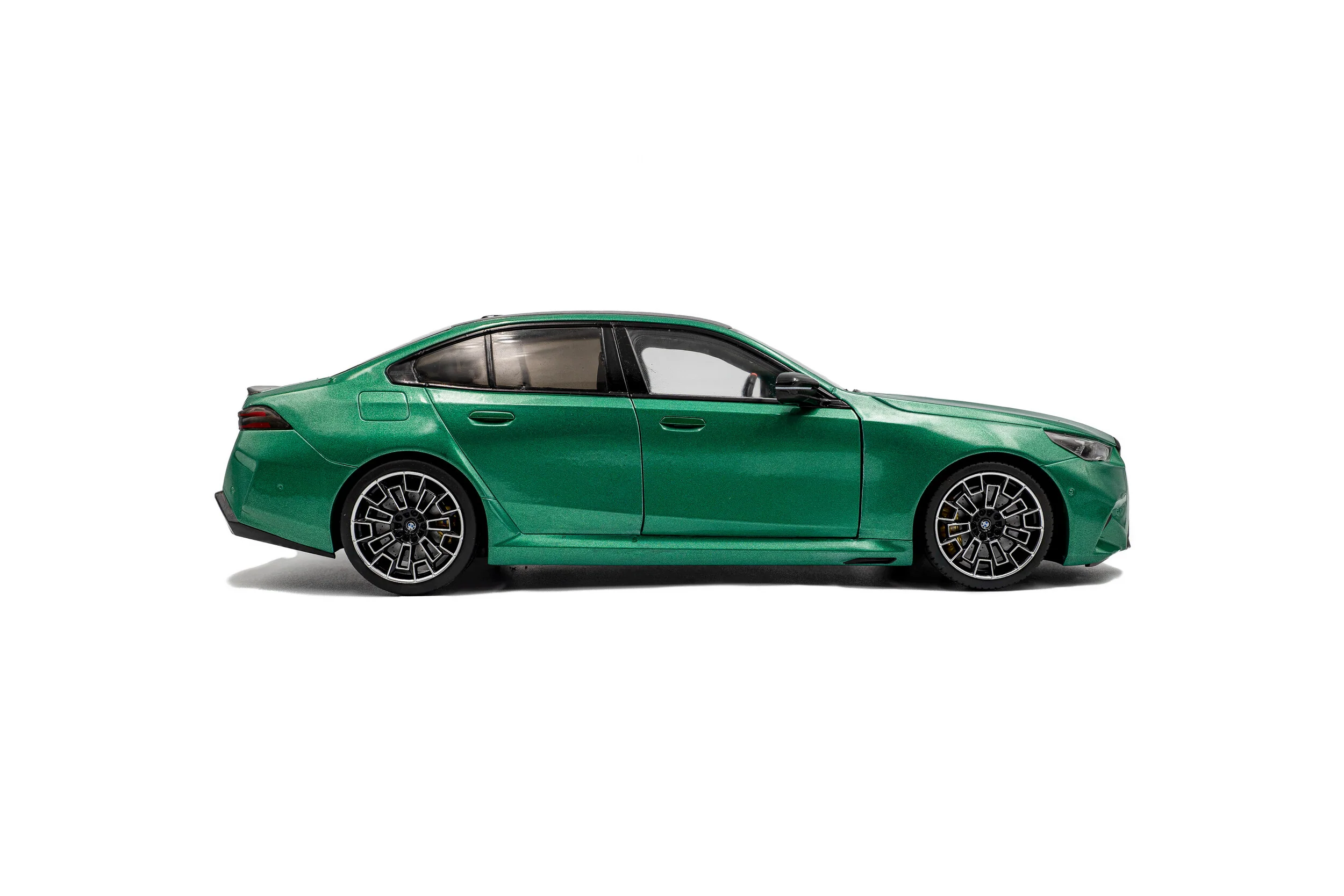 2025 BMW M5 M Isle of Man Green Metallic Diecast 1:18 Scale Model - Solido S1814701 - Image 4