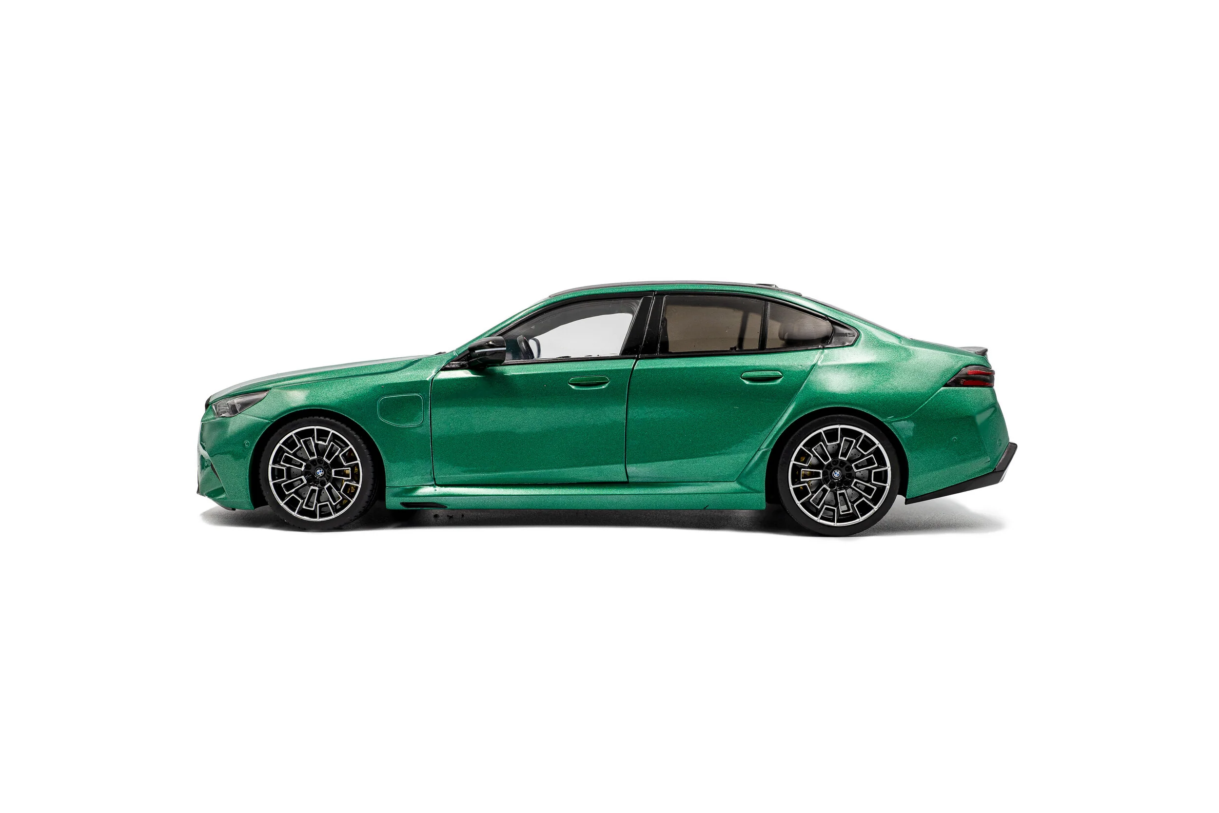 2025 BMW M5 M Isle of Man Green Metallic Diecast 1:18 Scale Model - Solido S1814701 - Image 7