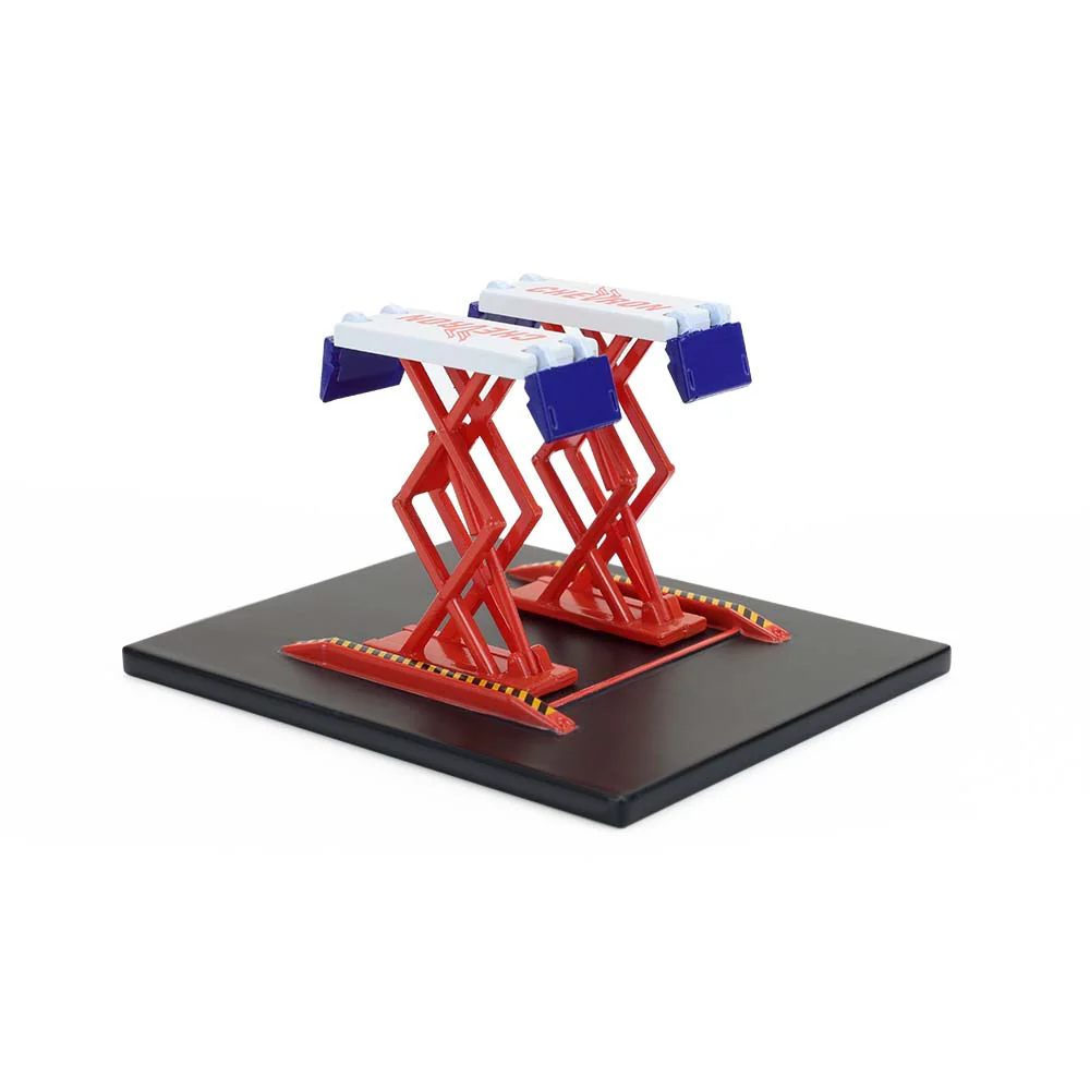 Automotive Double Scissor Lifts - Chevron (Auto Body Shop) Diecast 1:64 Scale Model - Greenlight 16220C - Image 2