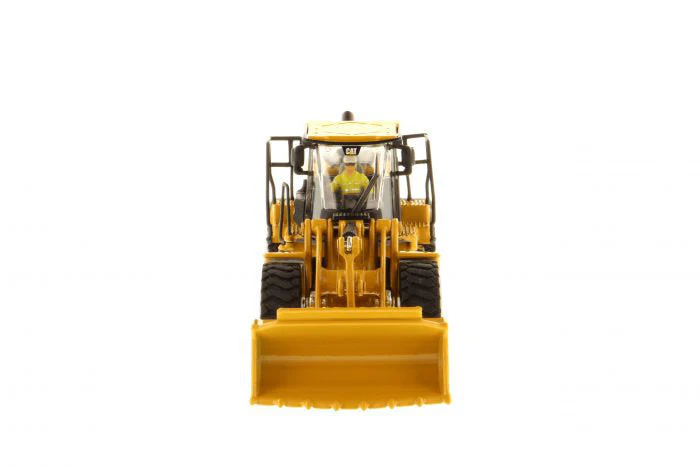 CAT Caterpillar 966M Wheel Loader (High Line Series) - 1:87 HO Scale Model - Diecast Masters 85948 - Image 3