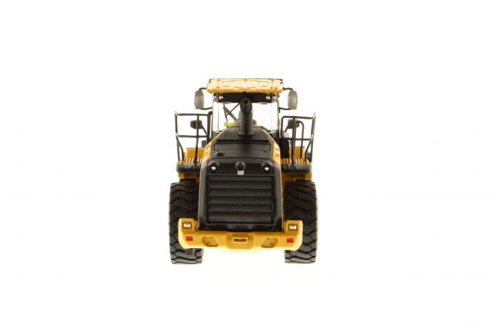 CAT Caterpillar 966M Wheel Loader w/ Operator (High Line Series) Diecast 1:50 Model - Diecast Masters 85928 - Image 4