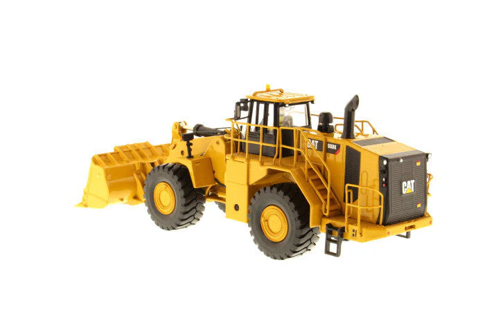 CAT Caterpillar 988K Wheel Loader w/ Operator (High Line Series) 1:50 Scale Model - Diecast Masters 85901 - Image 6