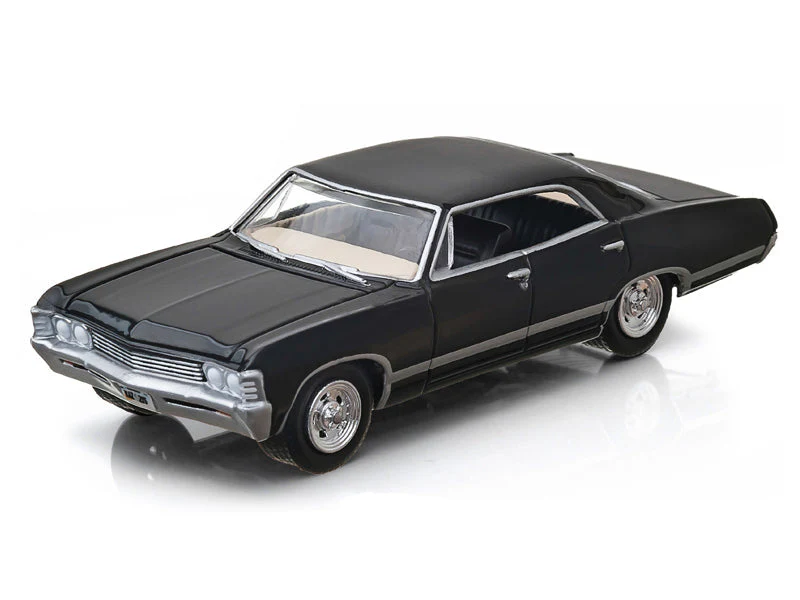 CHASE 1967 Chevrolet Impala Sport Sedan Tuxedo Black Diecast 1:64 Scale Model Car - Greenlight 30333 - Image 2