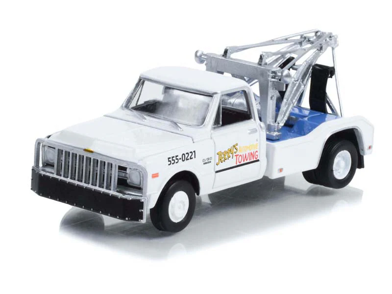 CHASE 1969 Chevrolet C-30 Dually Wrecker - Fall Guy Stuntman Association (Hollywood Special Edition) Diecast 1:64 Scale Model - Greenlight 44965B - Image 2