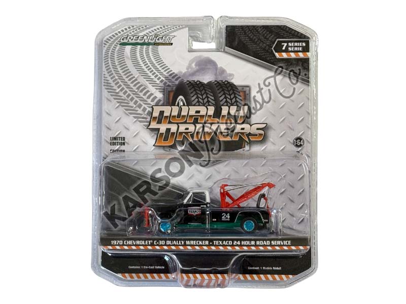 CHASE 1970 Chevrolet C-30 Dually Wrecker Tow Truck - Texaco (Dually Drivers Series 7) Diecast 1:64 Model - Greenlight 46070B