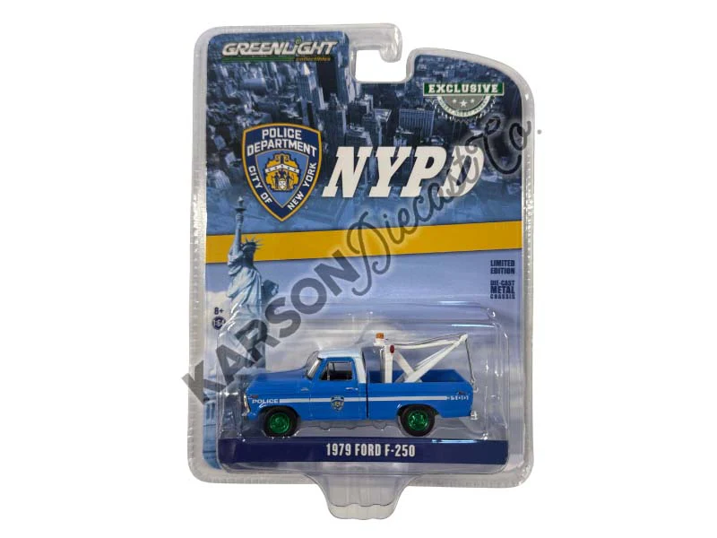 CHASE 1979 Ford F-250 Tow Truck w/ Drop-In Tow Hook Blue w/ White Top (NYPD) Diecast 1:64 Scale Model - Greenlight 30224