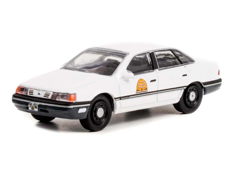 CHASE 1990 Ford Taurus - Utah Highway Patrol (Hot Pursuit Series 41) Diecast 1:64 Scale Model - Greenlight 42990A - Image 2