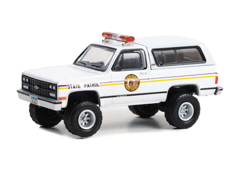 CHASE 1991 Chevrolet K5 Blazer - North Dakota State Patrol (Hot Pursuit Series 44) Diecast 1:64 Scale Model Car - Greenlight 43020C - Image 2