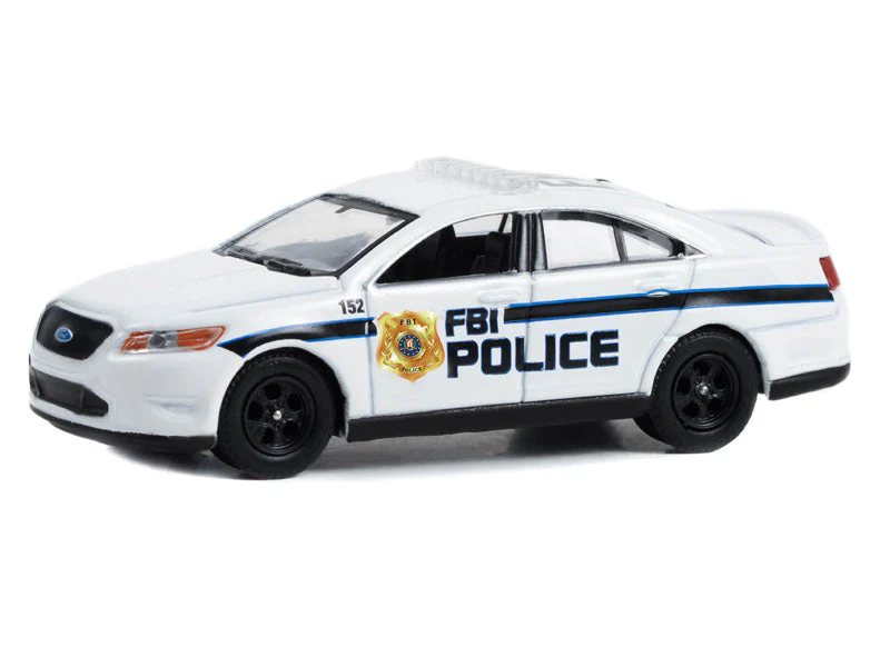 CHASE 2013 Ford Taurus Police Interceptor (Hot Pursuit Special Edition) - FBI Police Diecast 1:64 Scale Model - Greenlight 43025C - Image 2