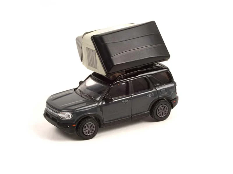 CHASE 2021 Ford Bronco Sport w/ Modern Rooftop Tent (The Great Outdoors) Series 1 Diecast 1:64 Scale Model - Greenlight 38010F - Image 2