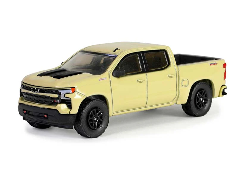 CHASE 2023 Chevrolet Silverado LT Trail Boss Z71 – Sand Dune Metallic (Showroom Floor Series 5) Diecast 1:64 Scale Model - Greenlight 68050C - Image 2