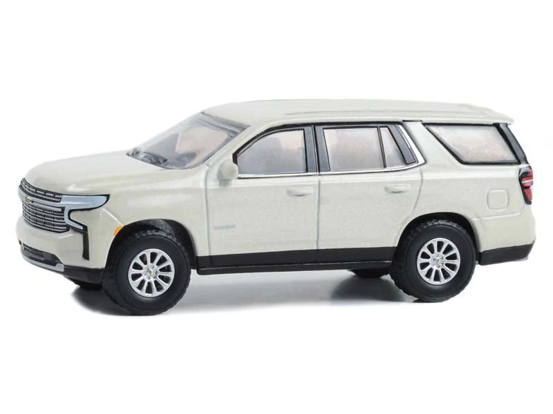 CHASE 2023 Chevrolet Tahoe Premier - Iridescent Pearl Tricoat (Showroom Floor Series 4) Diecast 1:64 Scale Model - Greenlight 68040B - Image 2