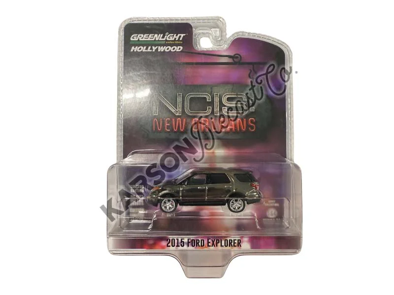 CHROME CHASE 2015 Ford Explorer - NCIS: New Orleans (Hollywood Series 43) Diecast 1:64 Scale Model - Greenlight 62040A