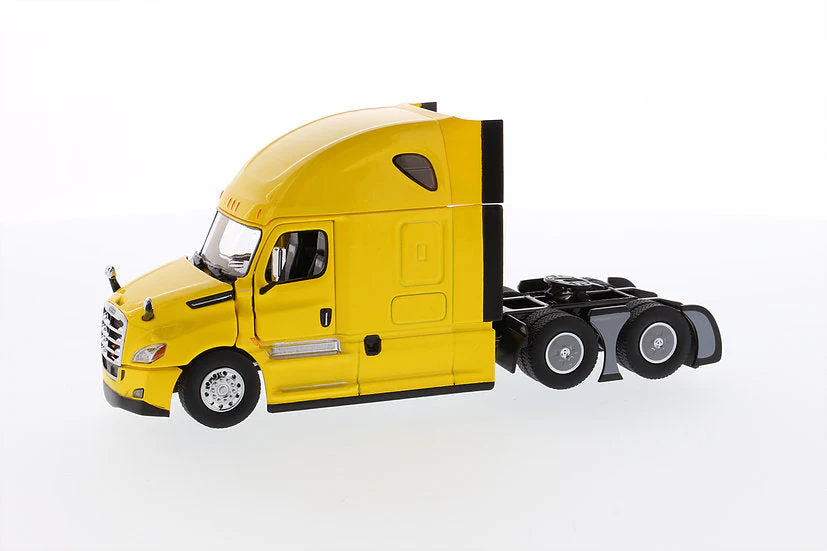 Freightliner Cascadia - Yellow (Transport Series) Diecast 1:50 Scale Model - Diecast Masters 71031 - Image 3