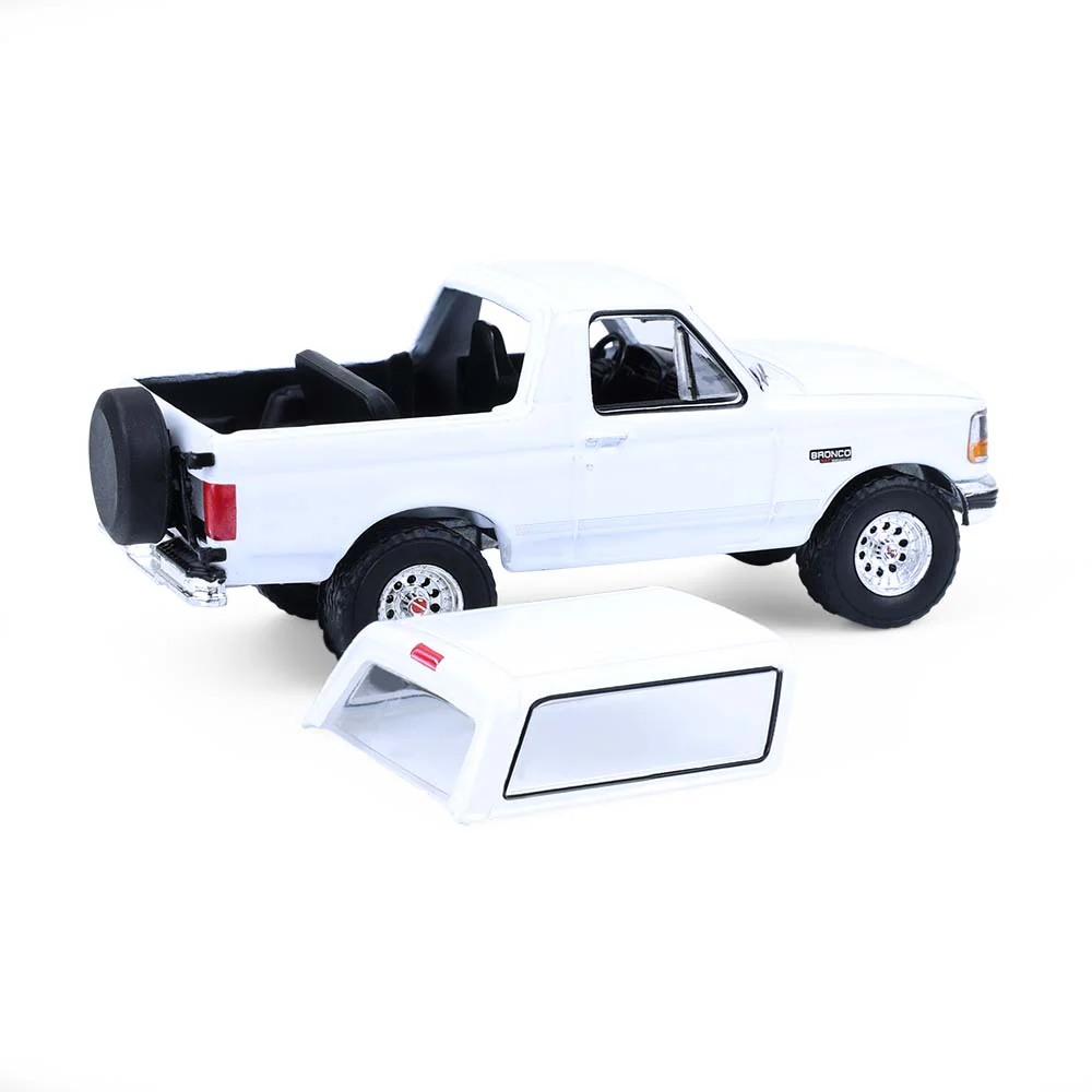 GREEN CHROME CHASE 1993 Ford Bronco XLT Oxford White Diecast 1:64 Scale Model - Greenlight 30452 - Image 7