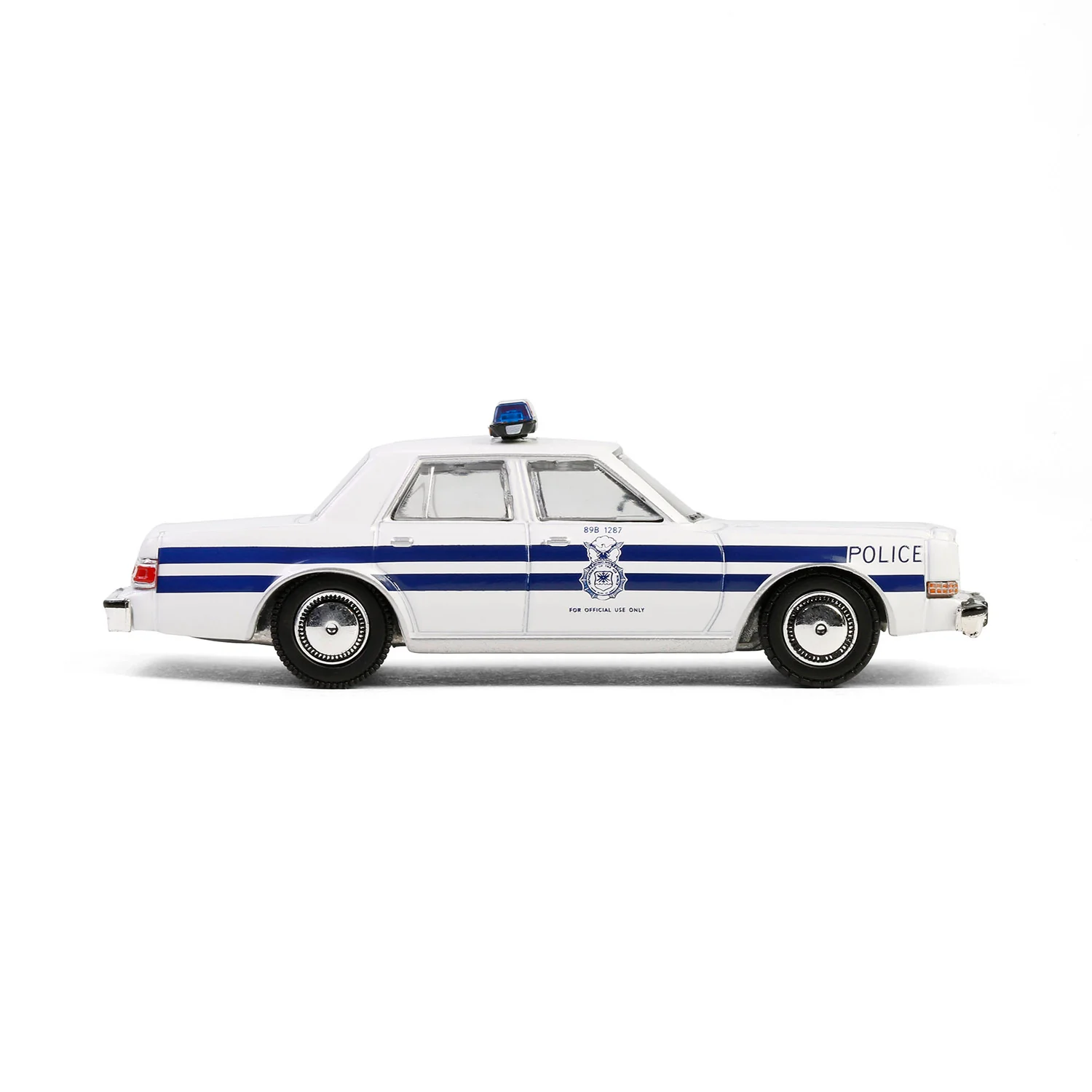 GREEN CHROME CHASE 1985 Dodge Diplomat - U.S. Air Force Security Police (Battalion 64 Series 5) Diecast 1:64 Scale Model - Greenlight 61050E - Image 4