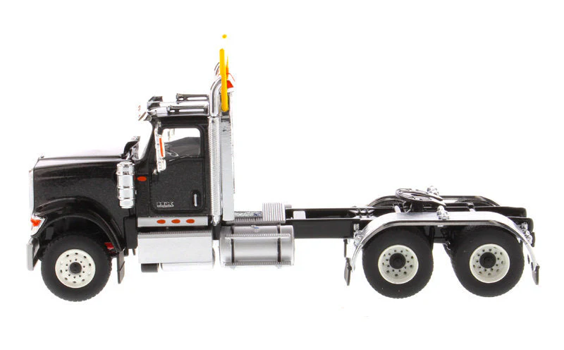 International HX520 Day Cab Tandem Tractor Black (Transport Series) Diecast 1:50 Scale Model - Diecast Masters 71003 - Image 2