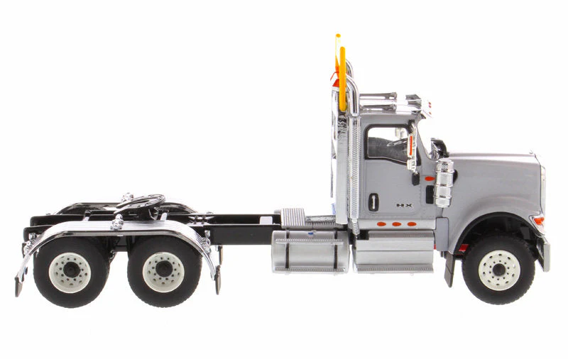 International HX520 Day Cab Tandem Tractor Light Grey (Transport Series) 1:50 Scale Model - Diecast Masters 71005 - Image 5