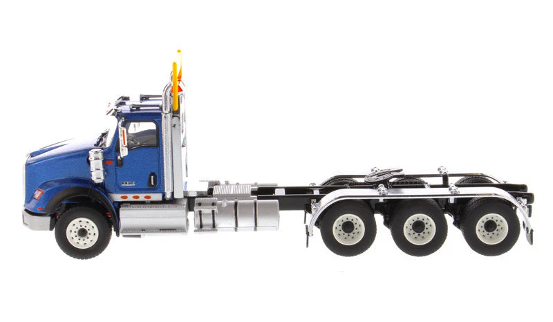 International HX620 Day Cab Tridem Tractor Metallic - Blue (Transport Series) 1:50 Scale Model - Diecast Masters 71010 - Image 8