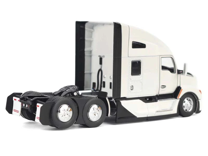 Kenworth T680 - Pearl White (Transport Series) Diecast 1:50 Scale Model - Diecast Masters 71119 - Image 2