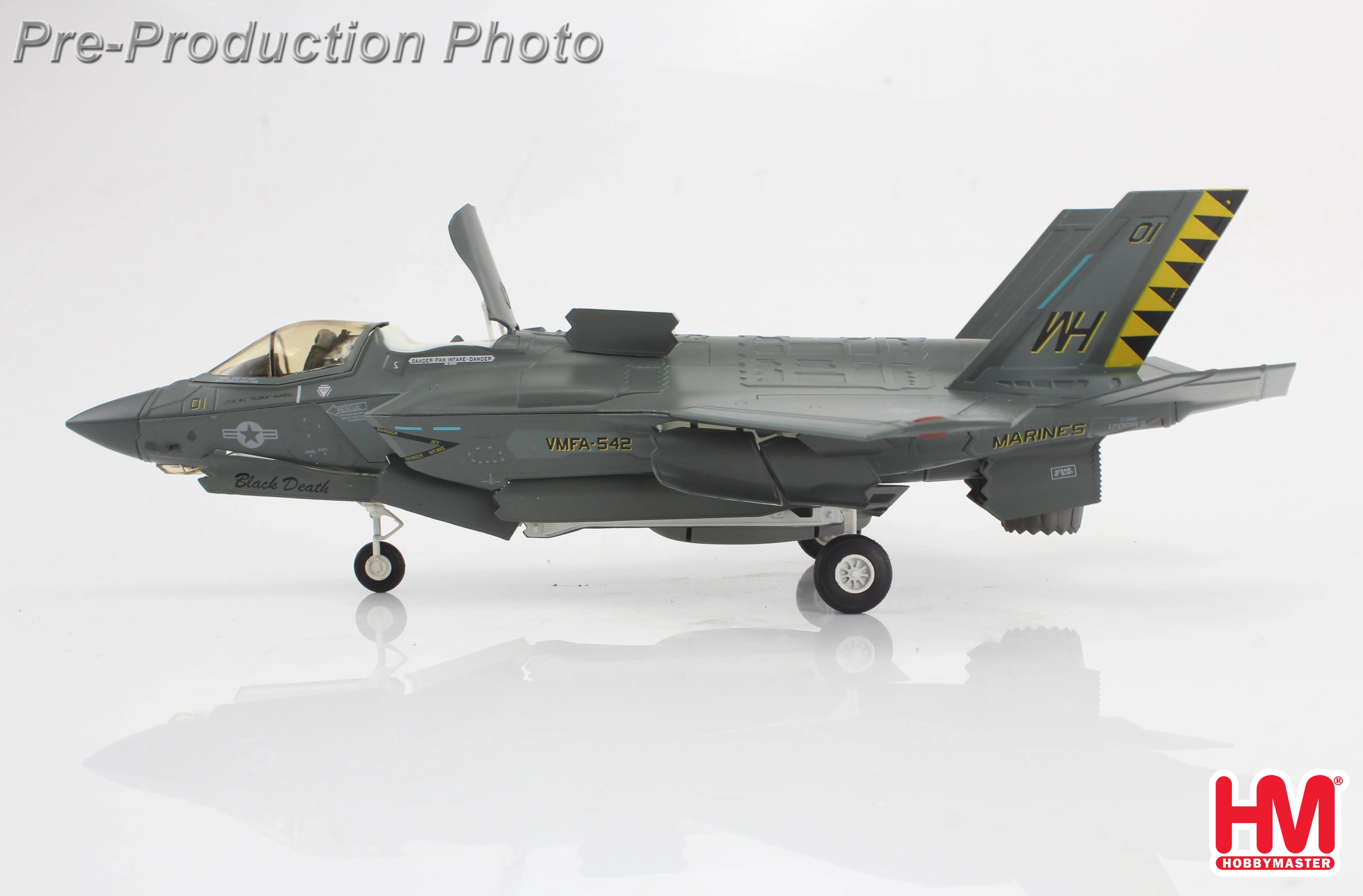 Lockheed Martin F-35B (Black Death) 170064 VMFA-542 (Tigers) MCAS Cherry Point 2023 Diecast 1:72 Scale Model - Hobby Master HA4622 - Image 2