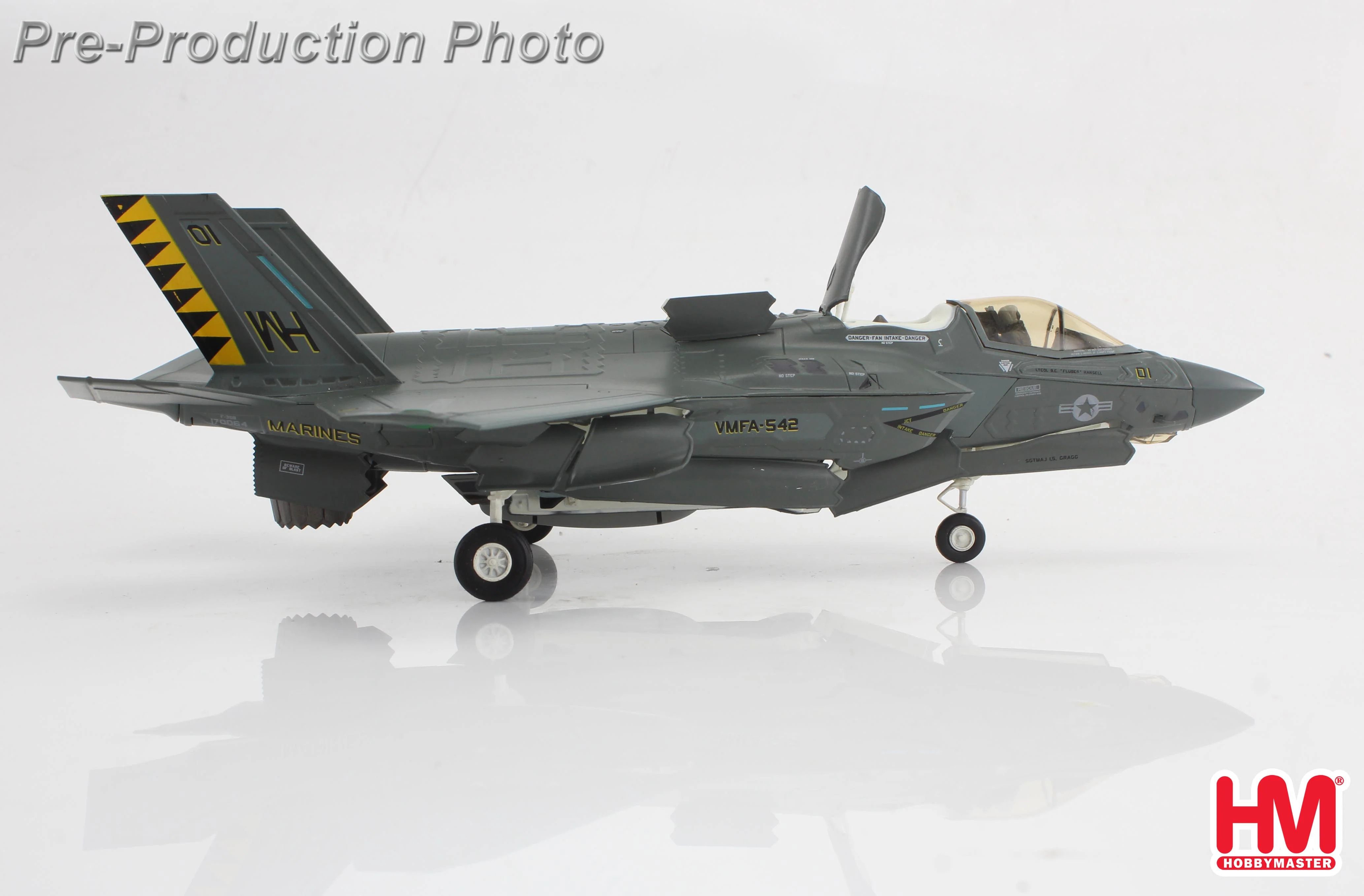 Lockheed Martin F-35B (Black Death) 170064 VMFA-542 (Tigers) MCAS Cherry Point 2023 Diecast 1:72 Scale Model - Hobby Master HA4622 - Image 4