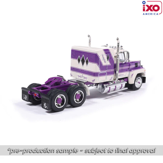 PRE-ORDER 1978 Ford LTL-9000 - Purple and Cream Diecast 1:64 Scale Model - IXO U64TR033 - Image 2