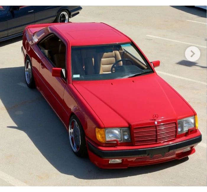 PRE-ORDER 1988 Mercedes-Benz 300CE 6.0 AMG (The Hammer) Widebody Signal Red Diecast 1:43 Scale Model - Solido S4318902 - Image 2